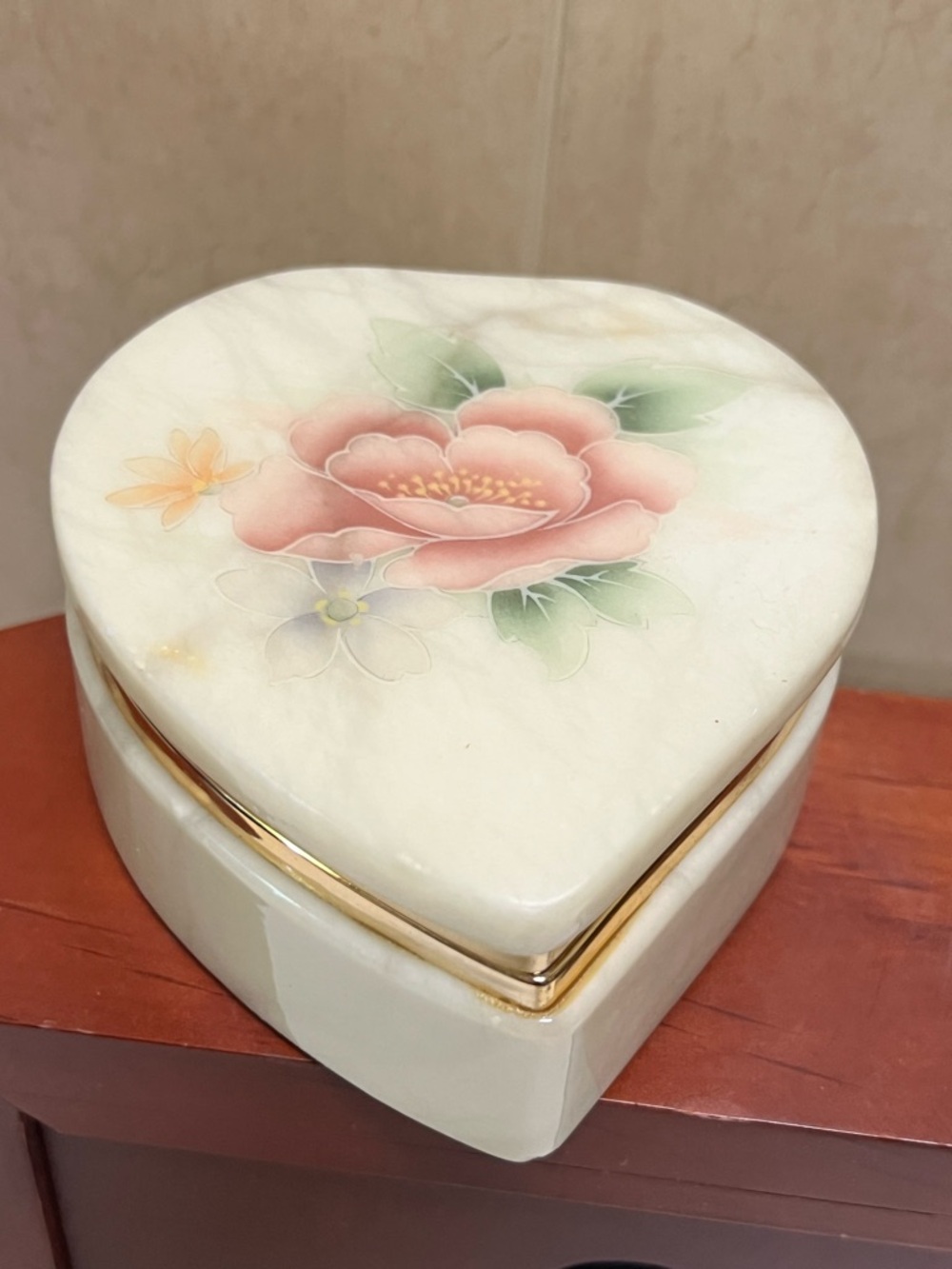 Vintage Alabaster Floral Heart Shaped Trinket jewelry Box Italy